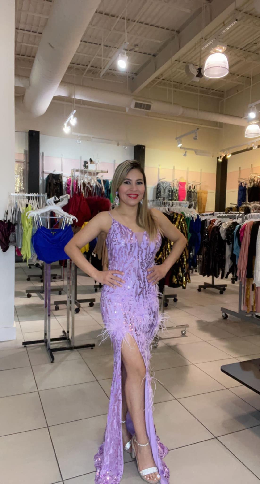 Vestido Lilac con Plumas