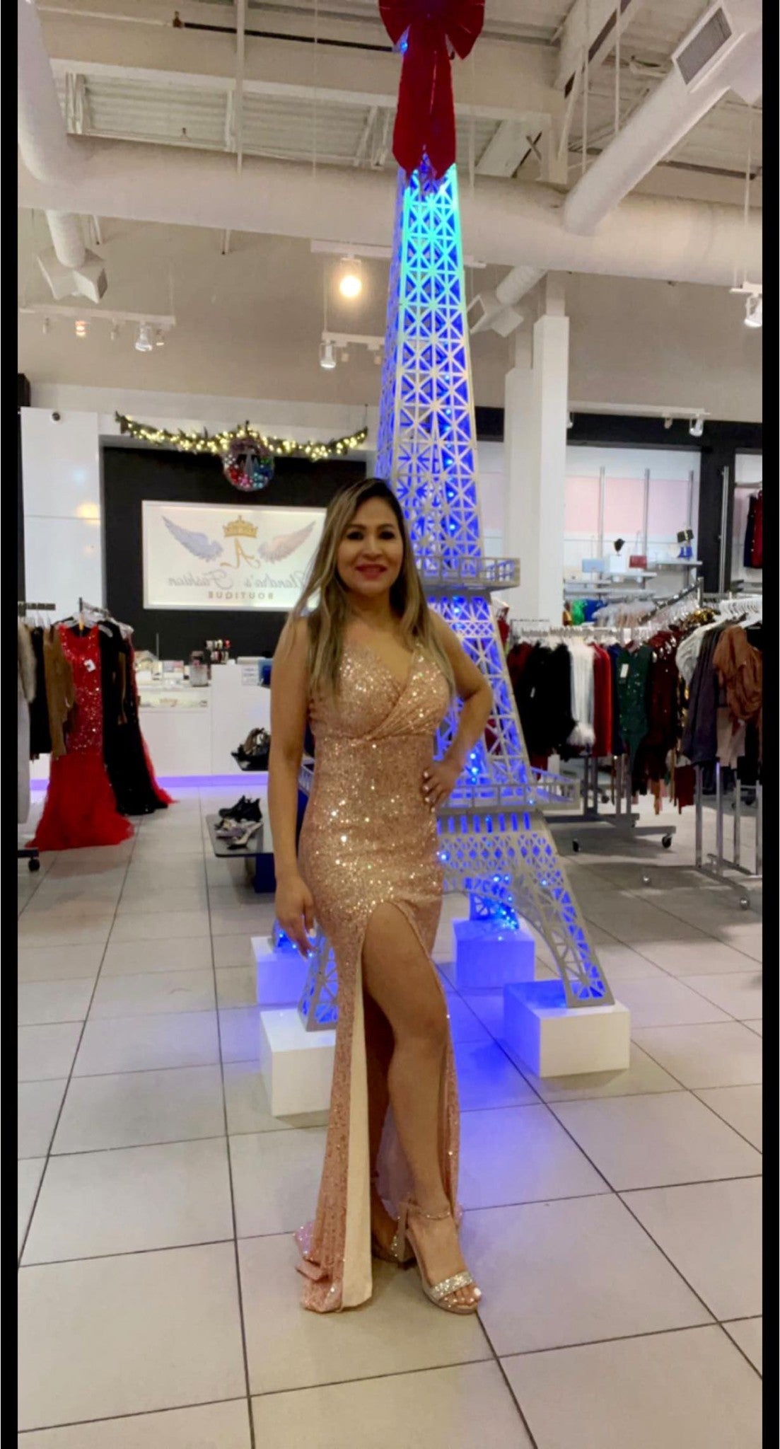 Vestido de Tirantes con Lentejuela Pierna Abierta