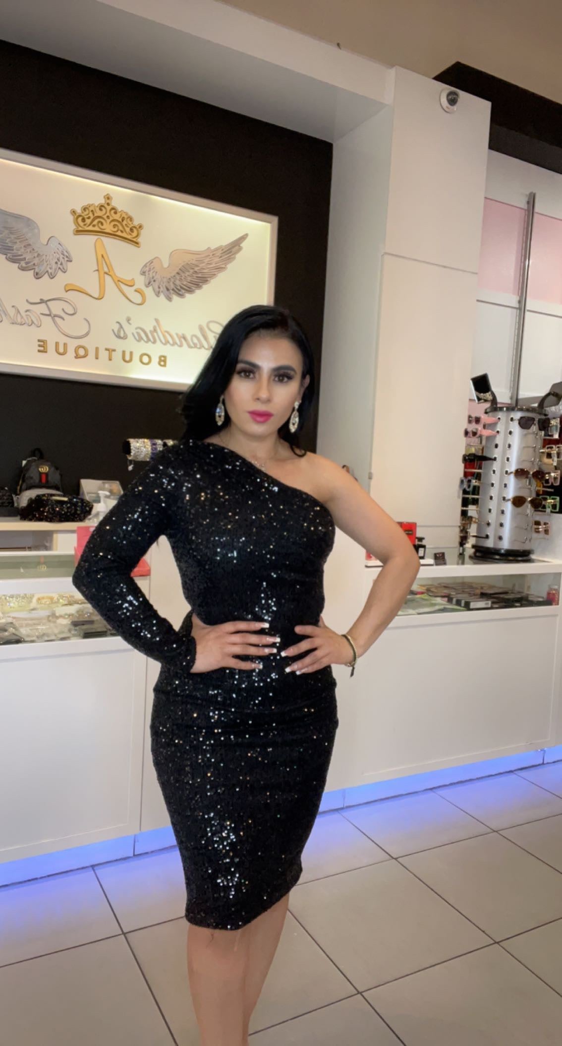 Vestido Corto de una Manga