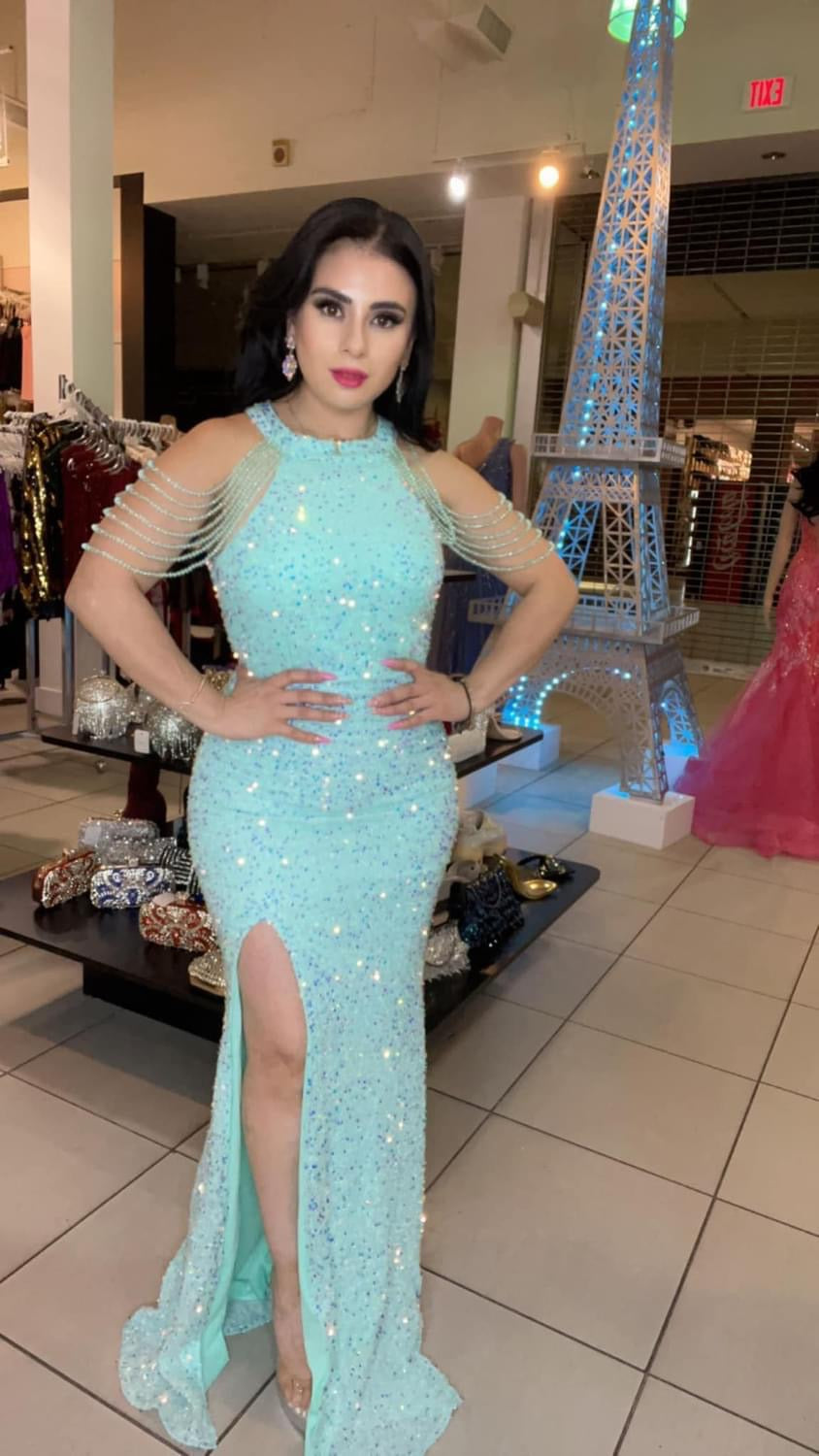 Vestido con Cadenas y Grande Lentejuela