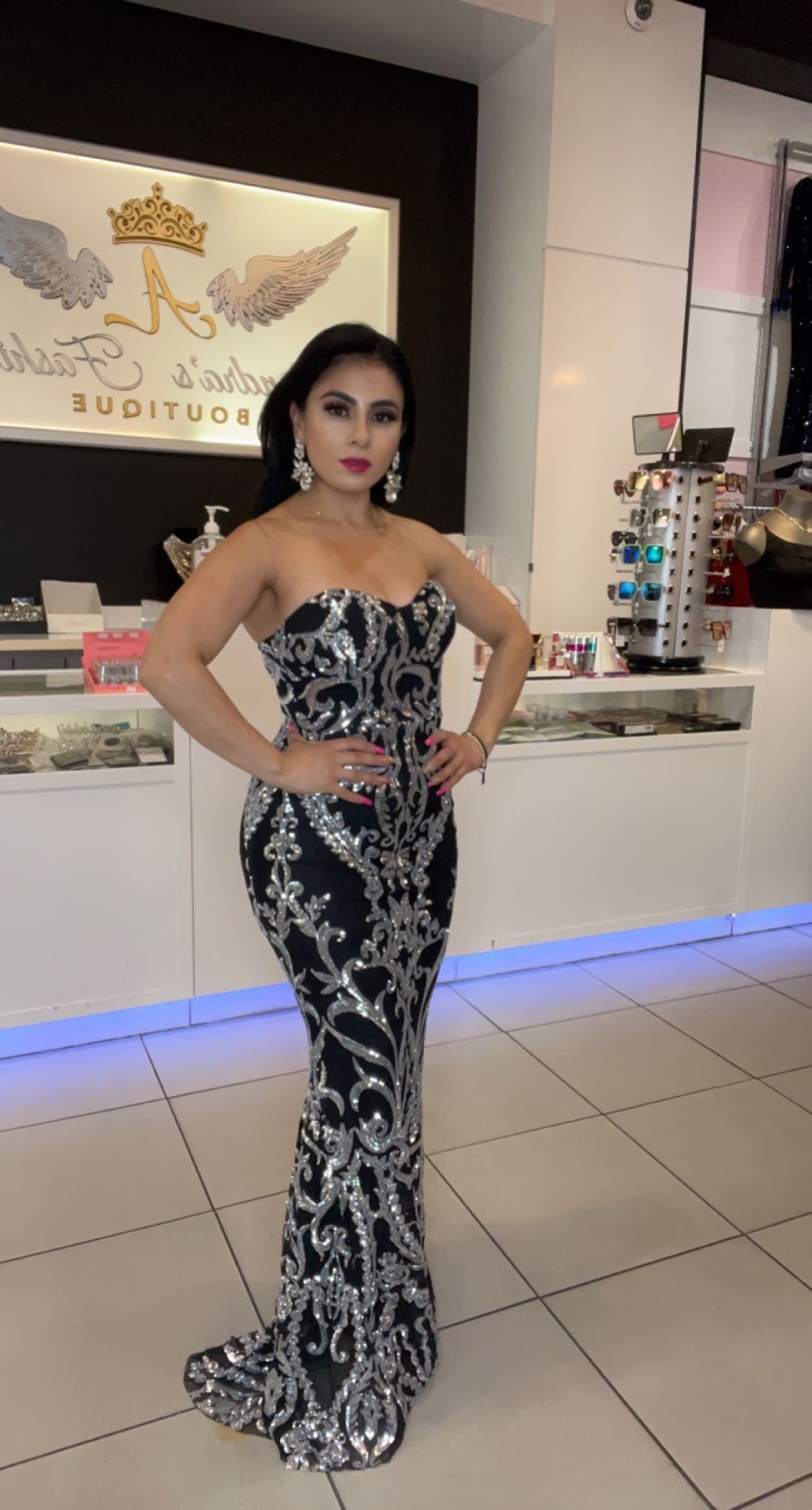Vestido sin Tirantes Negro con Lentejuelas Plateadas