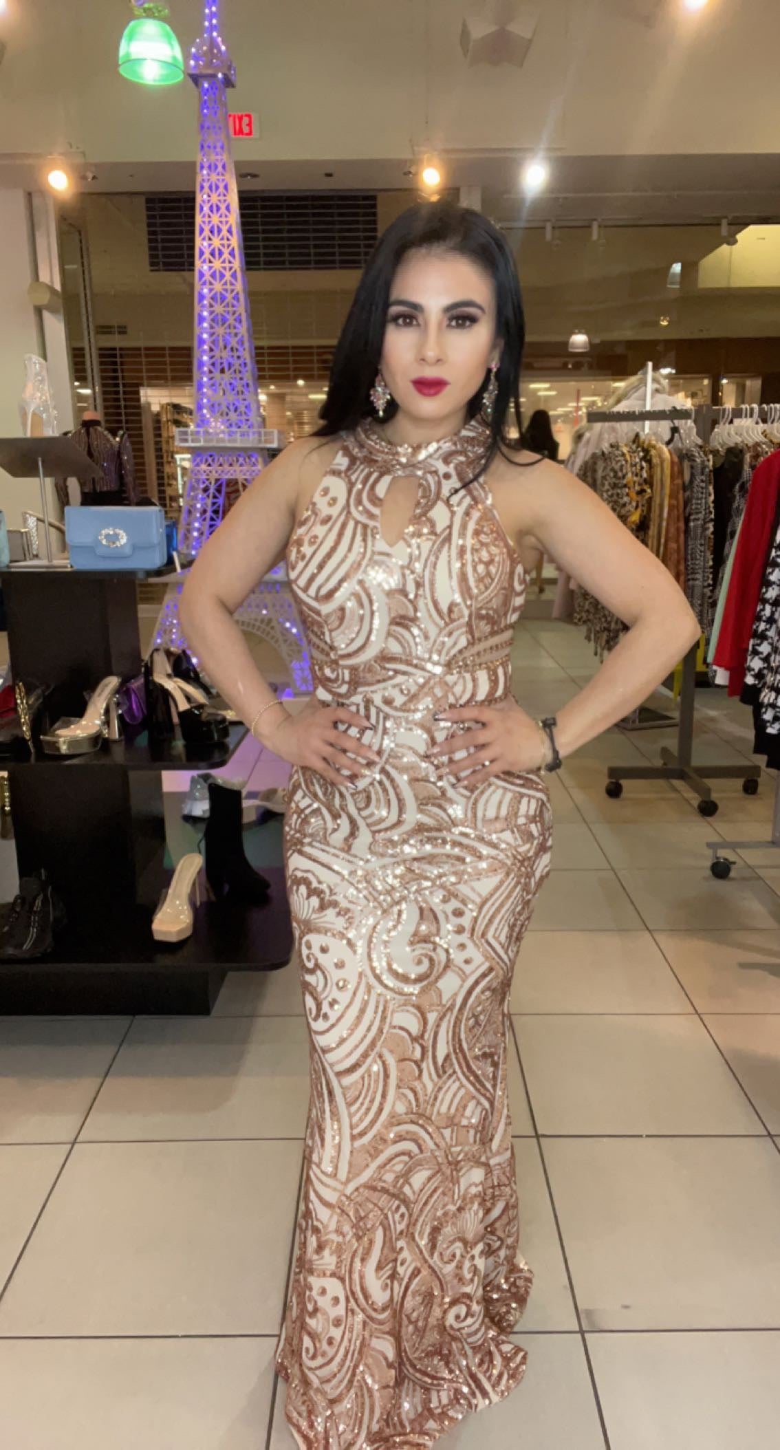 Vestido con Cuello