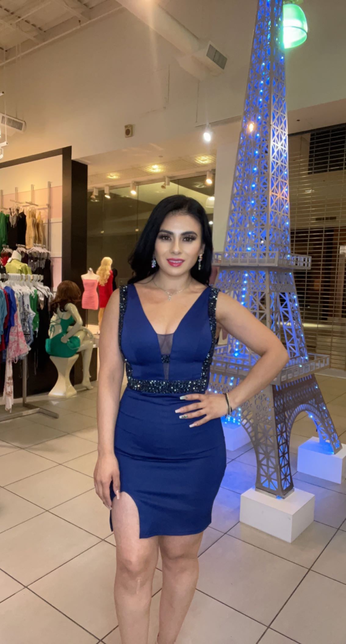 Vestido Corto con Piedras