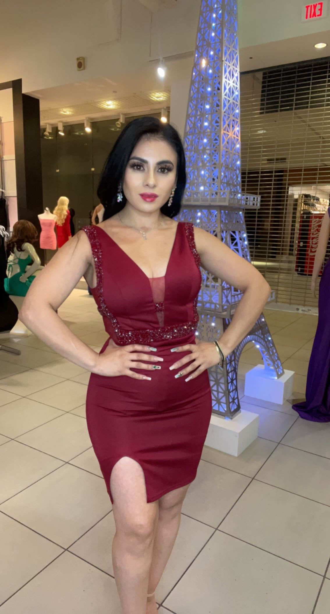 Vestido Corto con Piedras
