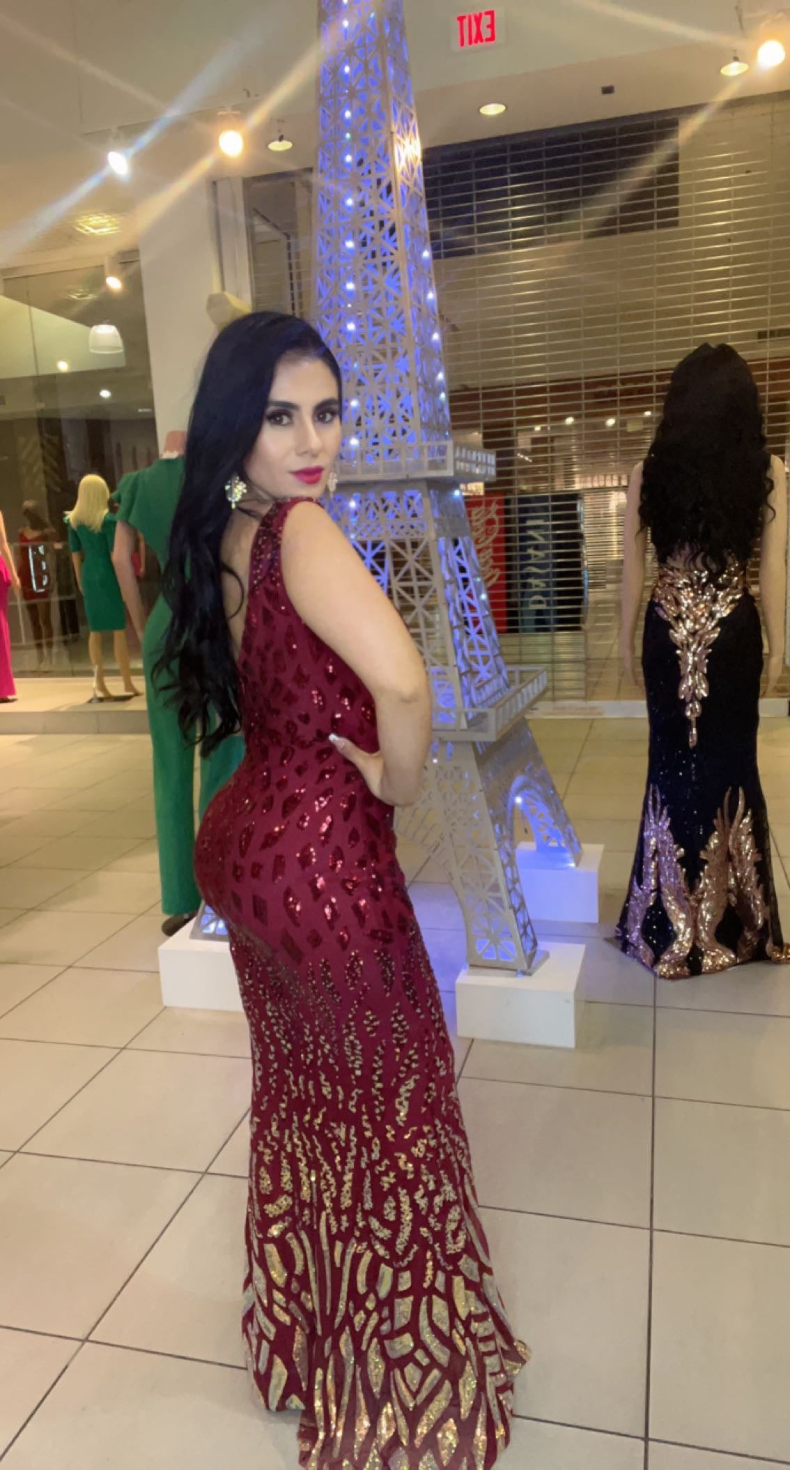 Vestido Guinda con Lentejuelas Doradas