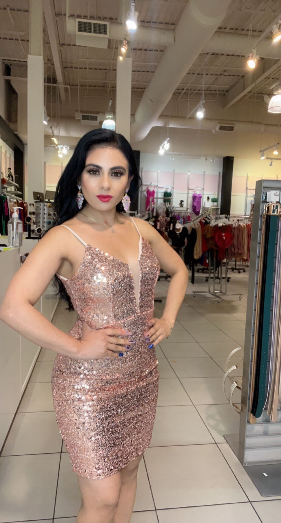 Vestido Corto de Tirantes
