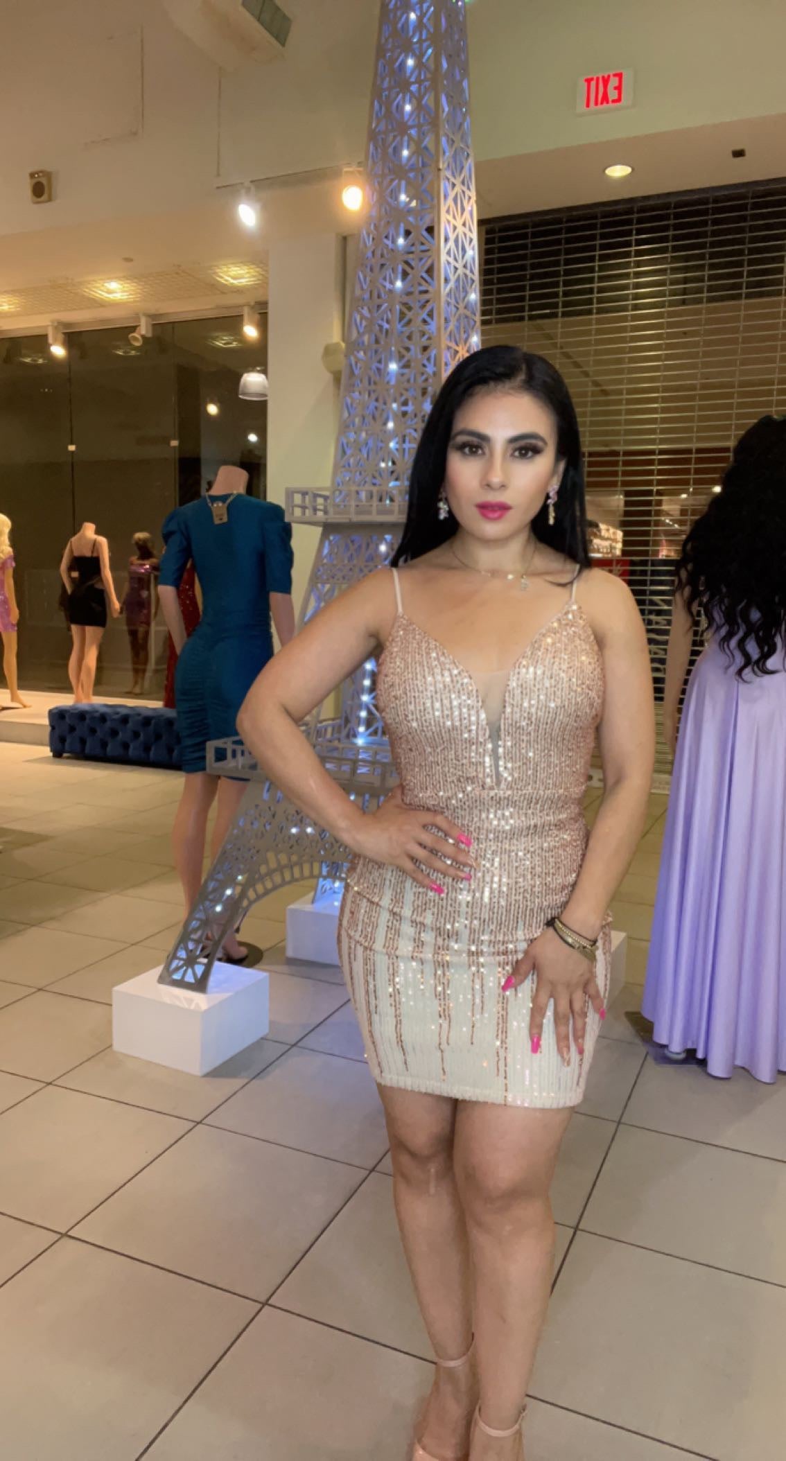 Vestido Corto de Tirantes