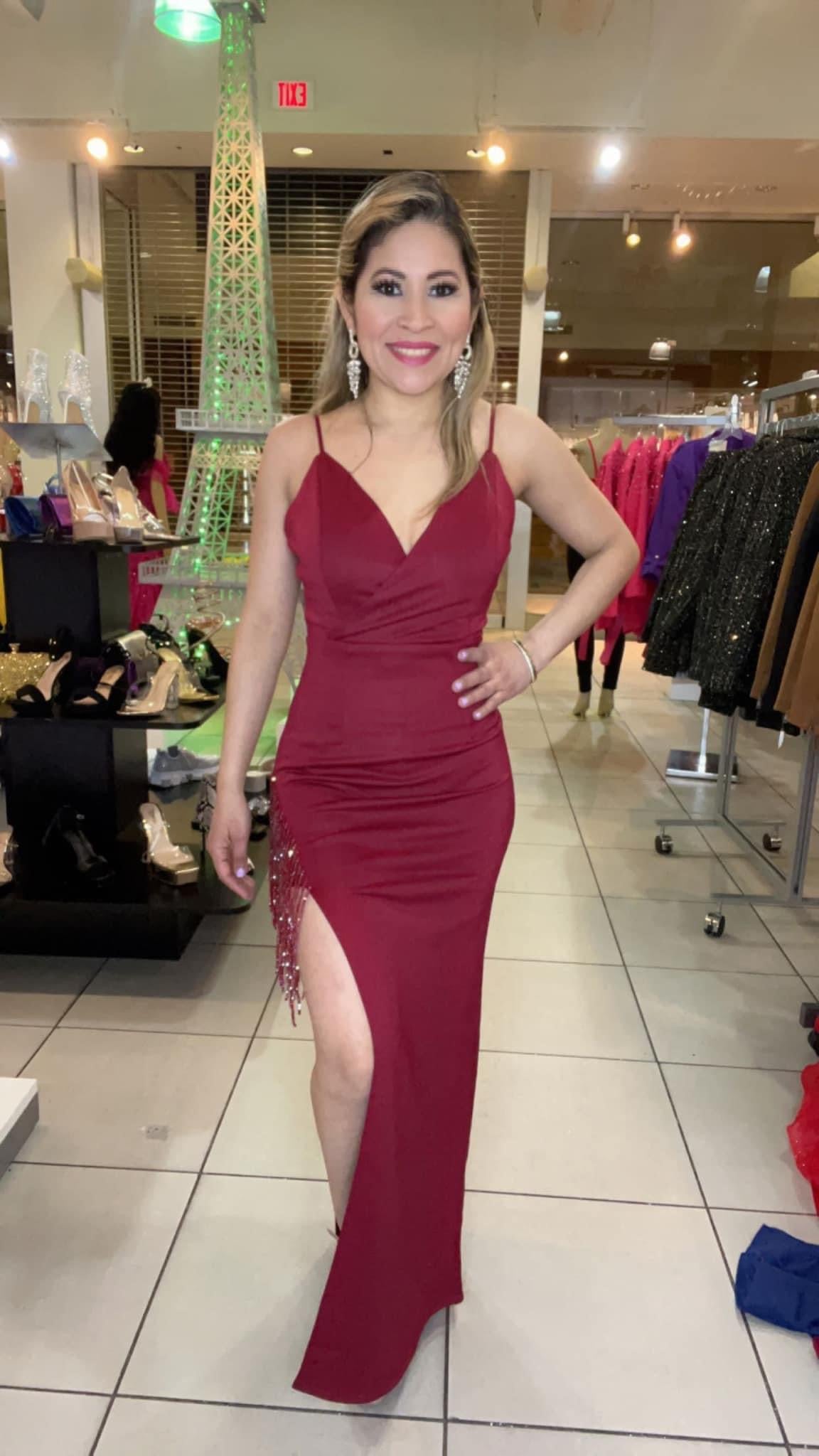 Vestido con Cadena en El Lado
