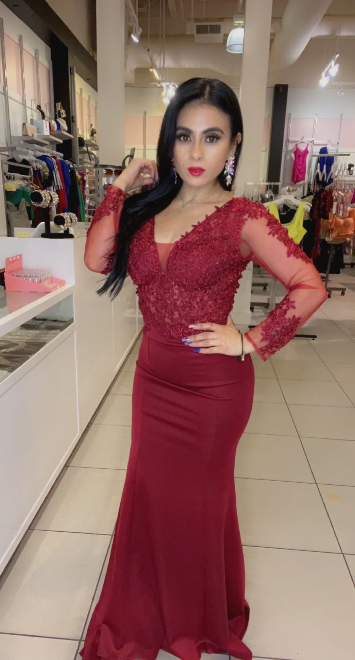 Vestido con Mangas de Velo