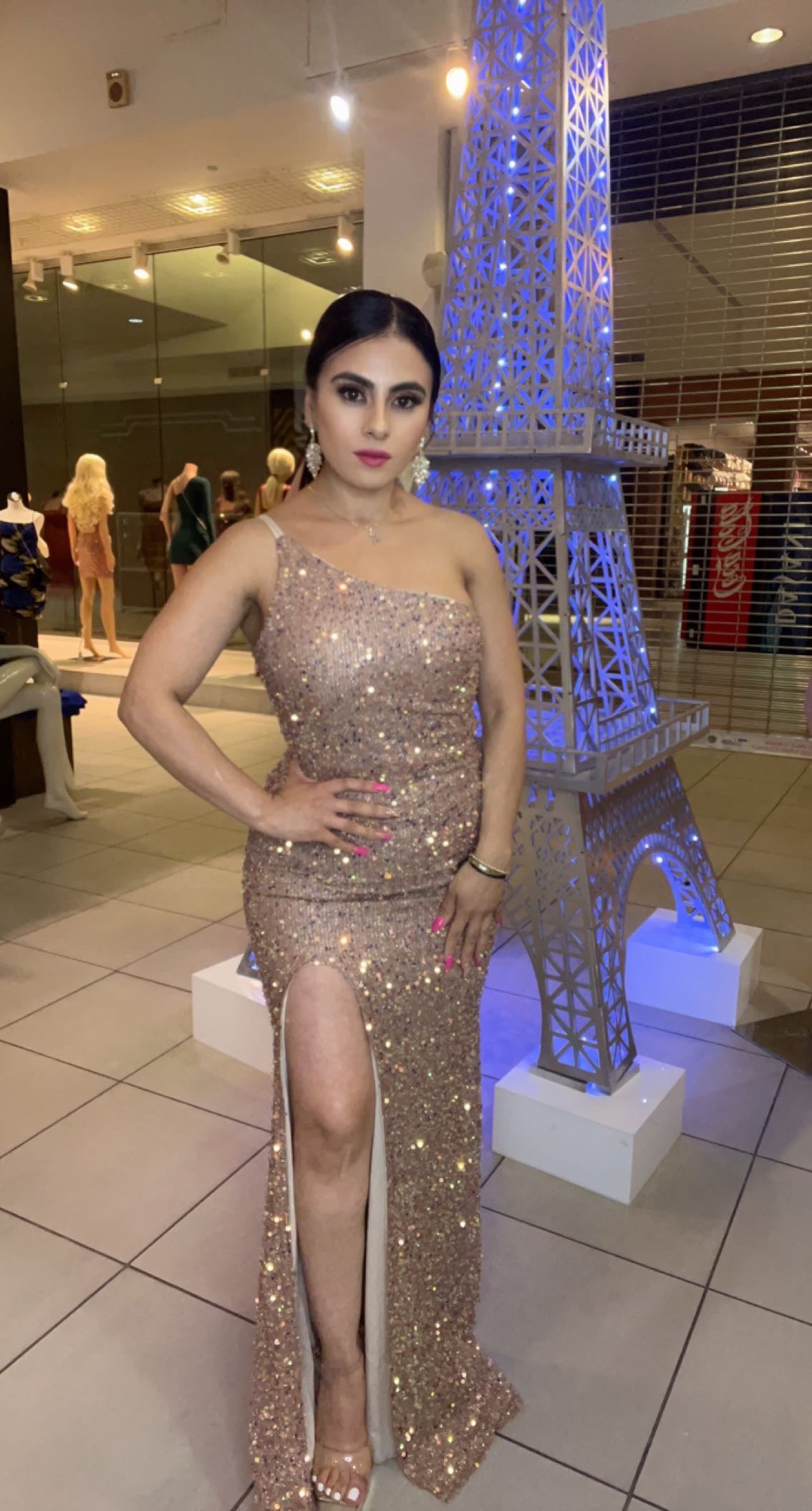 Vestido de un Tirante Pierna Abierta