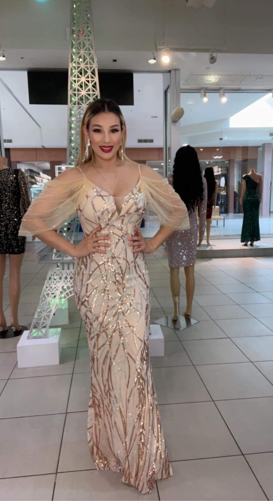 Vestido con Mangas de Velo