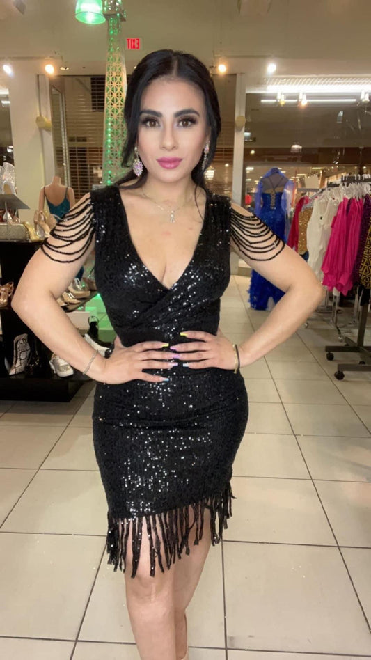 VESTIDO NEGRO CORTO